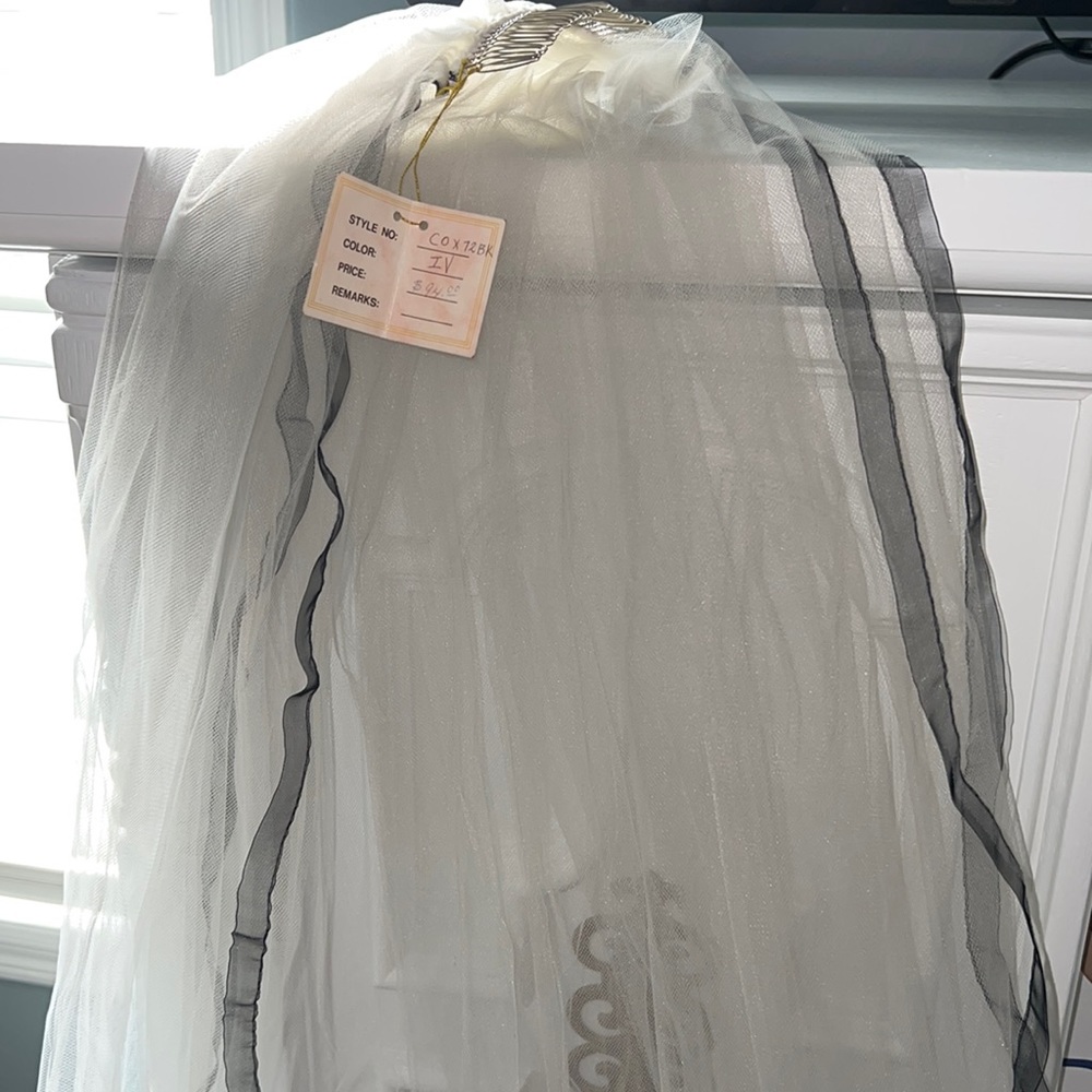 Women’s wedding veil, white with black trim